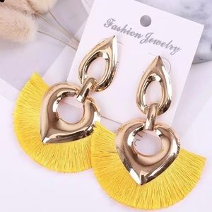 🎀NWT Bohemian Heart Shaped Golden Silk Threads Drop Earrings